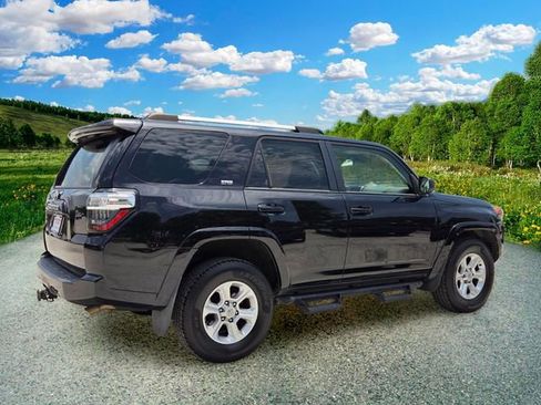 Used 2022 Toyota 4Runner SR5 RWD image 6