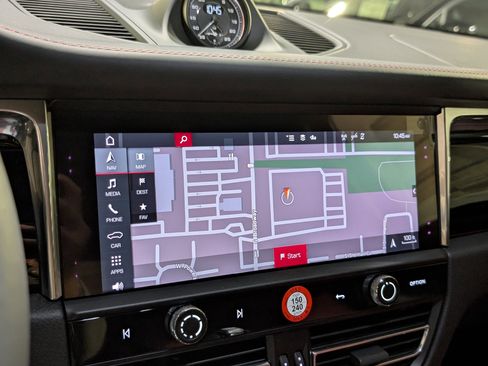 New 2026 Porsche Macan image 32