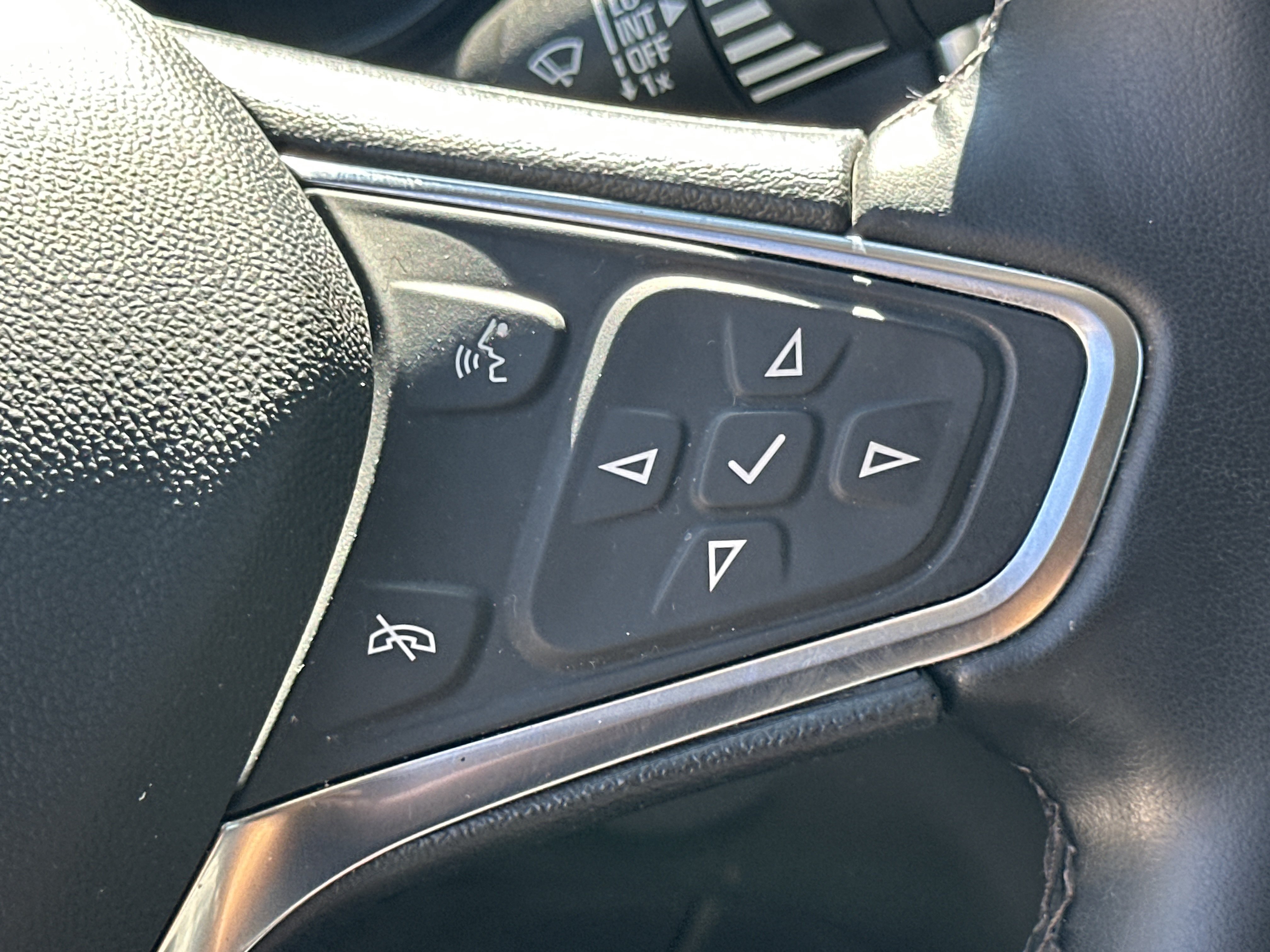 Used 2024 Chevrolet Equinox LT AWD/4WD image 25