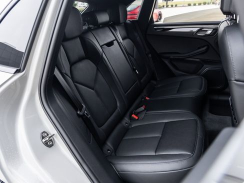 New 2026 Porsche Macan image 40