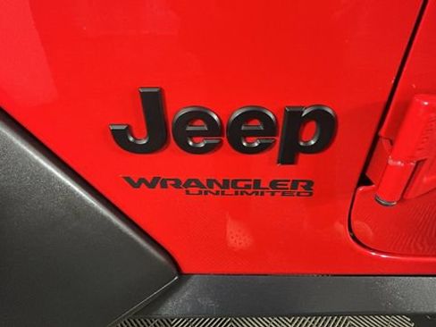Used 2022 Jeep Wrangler Unlimited Sport AWD/4WD image 9