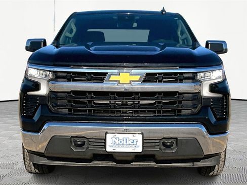 Used 2023 Chevrolet Silverado 1500 LT image 3