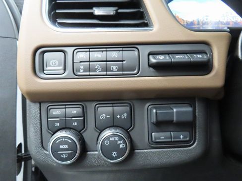 Used 2023 Chevrolet Tahoe High Country image 48