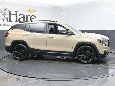 Used 2023 GMC Terrain SLE w/ Driver Convenience Package image 1