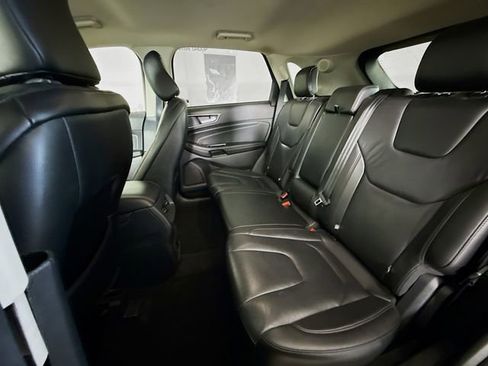 Used 2020 Ford Edge Titanium AWD/4WD image 25