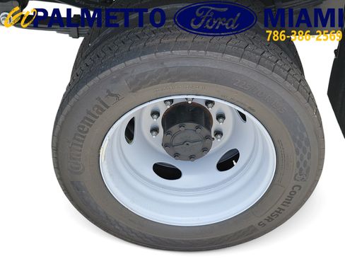 New 2026 Ford F450 XL w/ XL Chrome Package RWD image 8