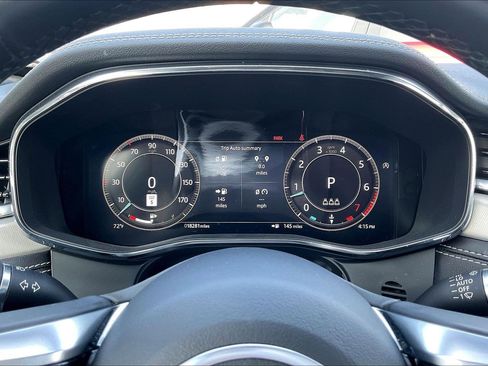 Used 2024 Jaguar F-PACE R-Dynamic S image 23