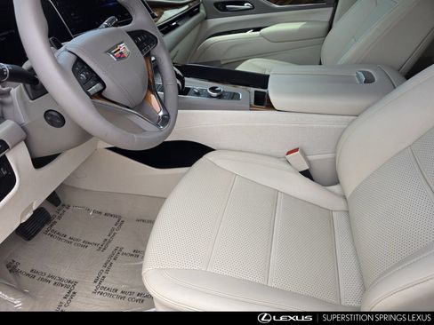 Used 2024 Cadillac Escalade Premium Luxury Platinum w/ Heavy-Duty Trailer Package AWD/4WD image 12