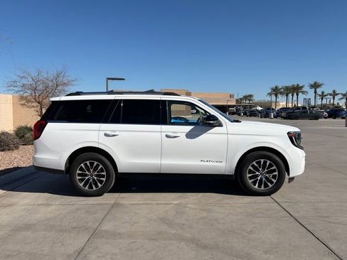 Used 2025 Ford Expedition Platinum image 5