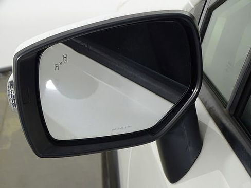 Used 2016 Subaru Crosstrek 2.0i Limited image 38