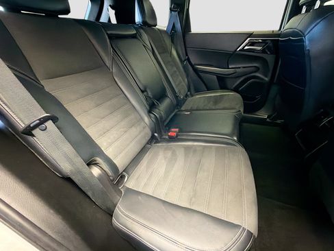 Used 2024 Mitsubishi Outlander SE image 14