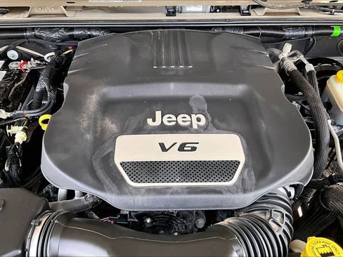 Used 2018 Jeep Wrangler Sport image 32