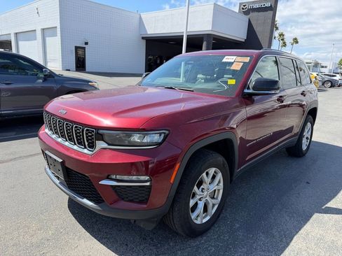 Used 2023 Jeep Grand Cherokee Limited RWD image 1