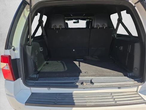 Used 2017 Ford Expedition EL Platinum image 11