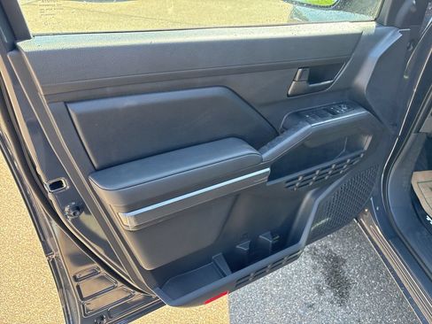 Certified 2026 Toyota Tacoma SR5 AWD/4WD image 12