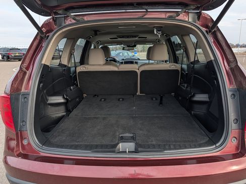 Used 2018 Honda Pilot Touring image 18