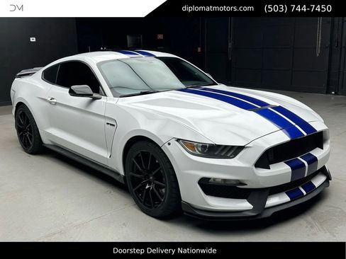 Used 2016 Ford Mustang Shelby GT350 w/ Technology Package image 9