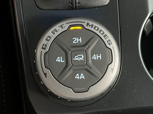 Used 2025 Ford Bronco Badlands image 26