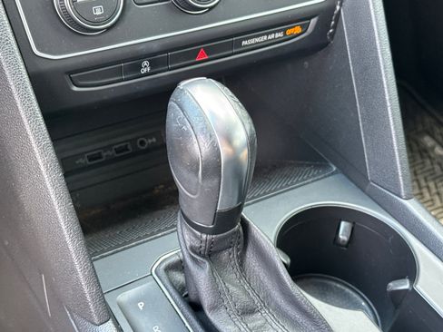 Used 2021 Volkswagen Atlas SE w/ Towing Package FWD image 30