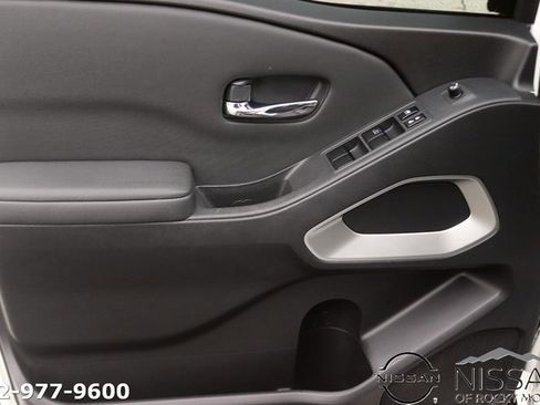 Used 2022 Nissan Frontier SV w/ Technology Package image 10