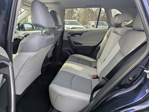 Used 2019 Toyota RAV4 XLE Premium image 15