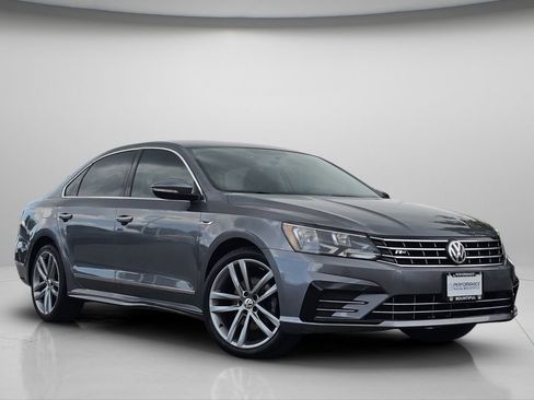 Used 2017 Volkswagen Passat 1.8T R-Line FWD image 2