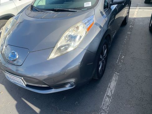 Used 2015 Nissan Leaf SL w/ Premium Package image 3