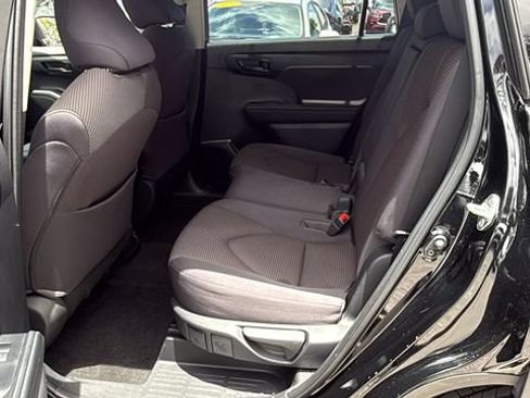 Used 2023 Toyota Highlander L FWD image 15