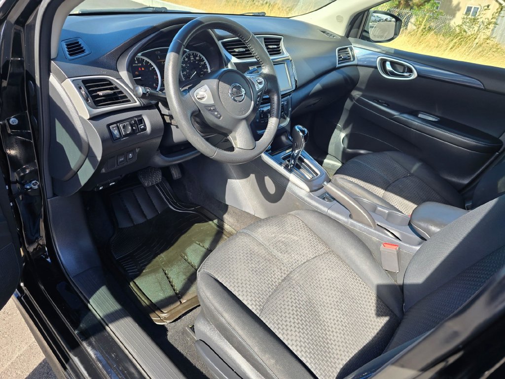 Used 2019 Nissan Sentra SR FWD image 2