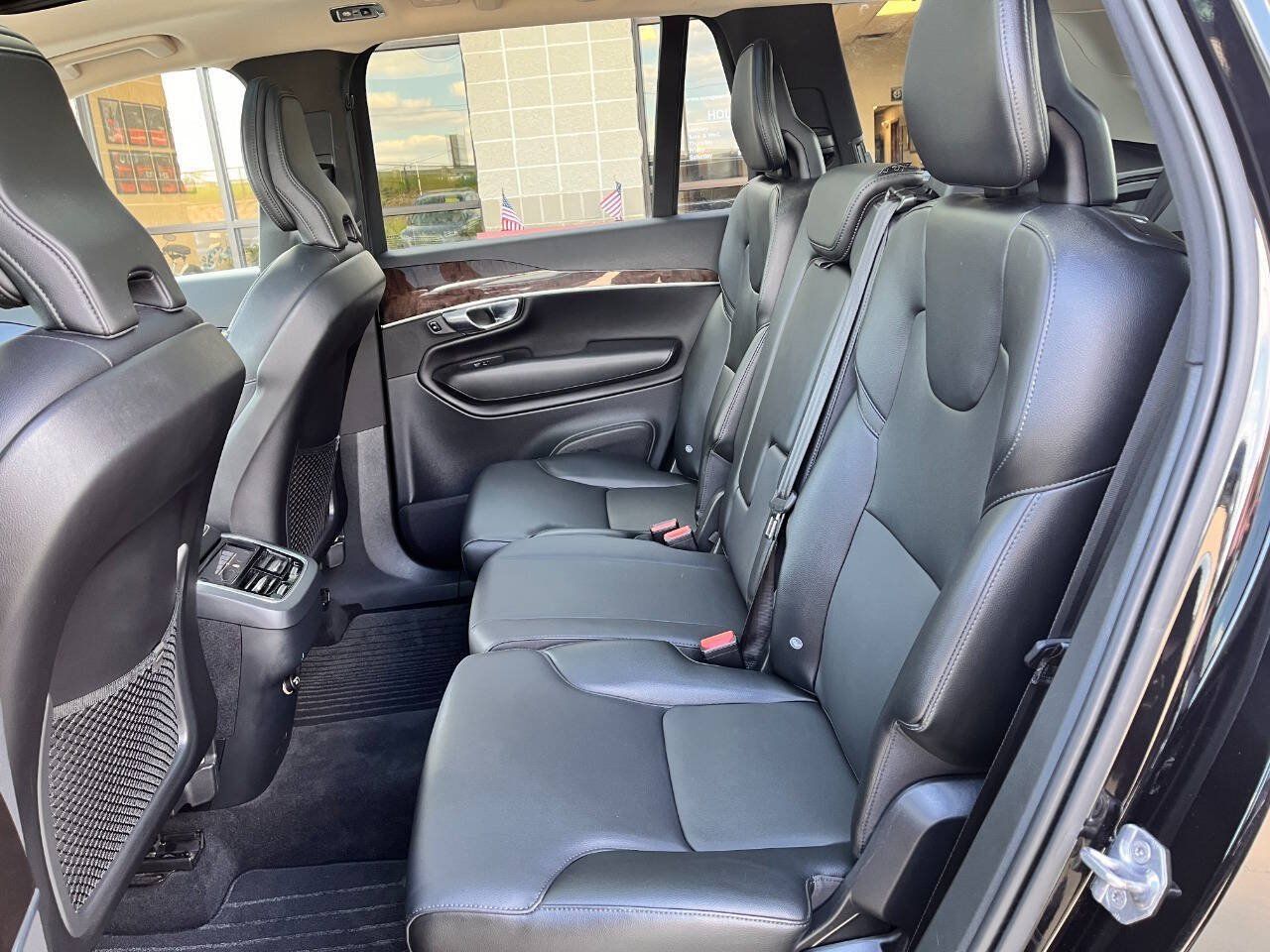 Used 2019 Volvo XC90 T5 Momentum w/ Multimedia Package AWD/4WD image 21