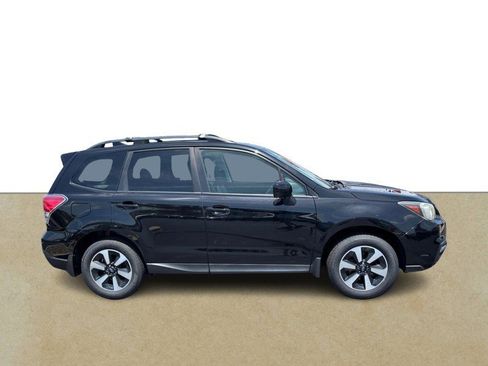 Used 2017 Subaru Forester 2.5i Premium w/ All-Weather Package AWD/4WD image 2