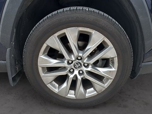 Used 2019 Toyota RAV4 Limited w/ Advanced Technology Package FWD image 33
