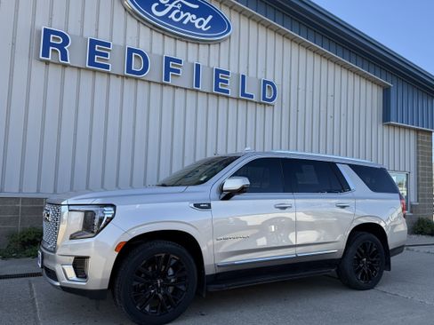 Used 2021 GMC Yukon Denali image 2