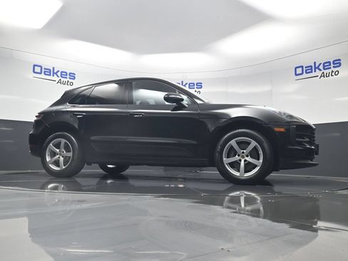 Used 2020 Porsche Macan AWD/4WD image 37