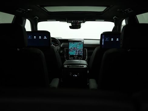 New 2026 GMC Yukon Denali w/ Denali Reserve Package AWD/4WD image 16