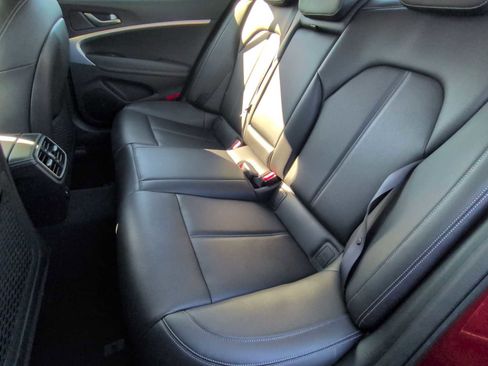 Used 2023 Genesis G70 2.0T image 20