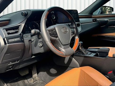 Used 2022 Lexus ES 300h w/ Accessory Package 2 image 4