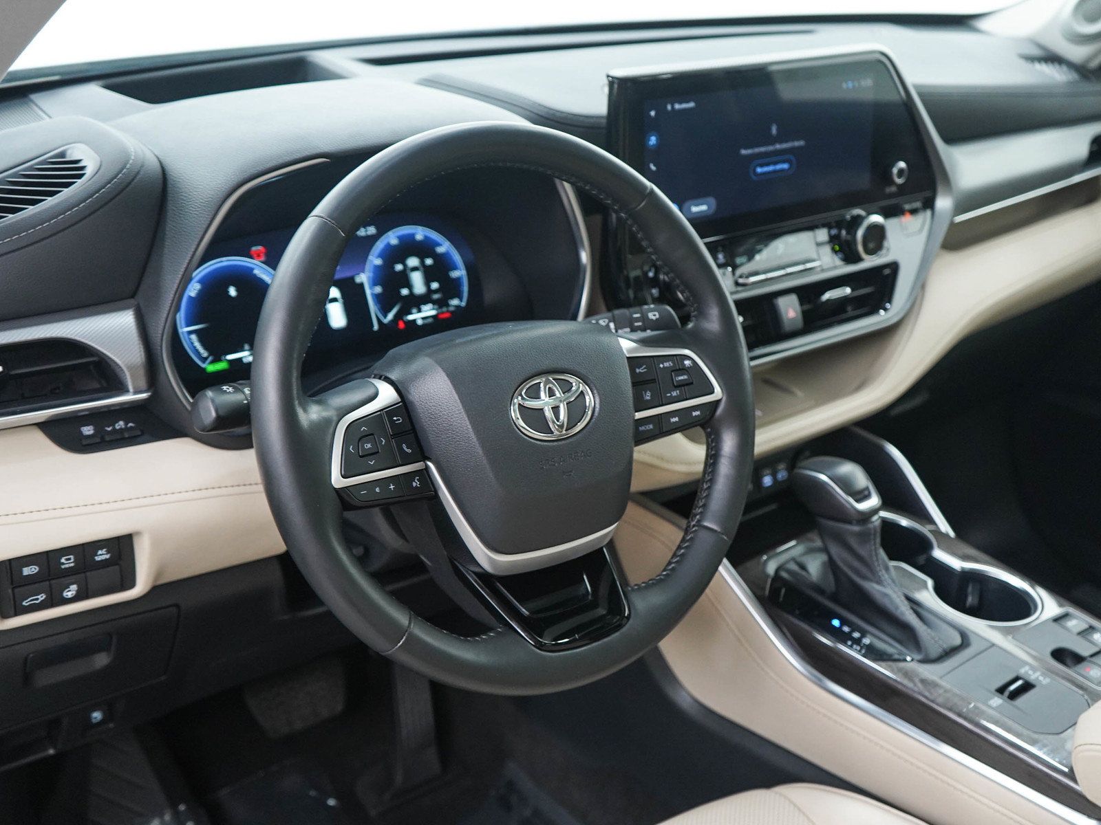 Used 2023 Toyota Highlander Platinum AWD/4WD image 22