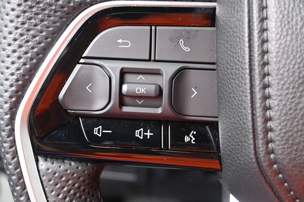 Used 2024 Toyota Tundra Platinum AWD/4WD image 18