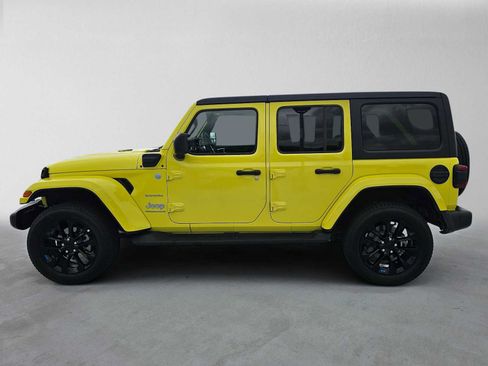 Used 2023 Jeep Wrangler Unlimited Sahara AWD/4WD image 6