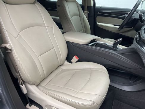 Used 2018 Buick Enclave Essence image 26