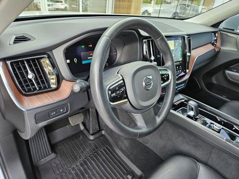 Certified 2023 Volvo XC60 T8 Plus w/ Protection Package Premier AWD/4WD image 19
