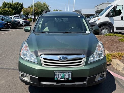 Used 2011 Subaru Outback 2.5i Premium AWD/4WD image 3
