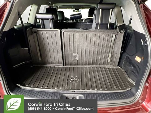 Used 2019 Toyota Highlander XLE AWD/4WD image 14