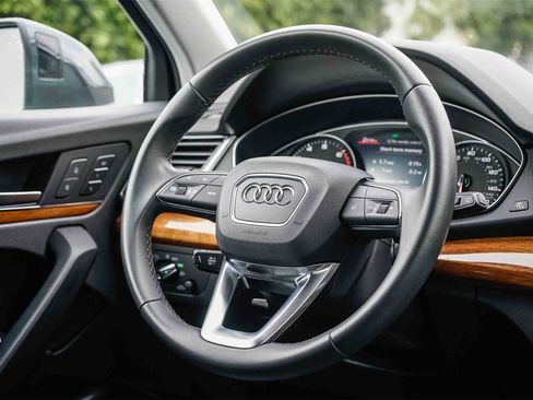 Used 2023 Audi Q5 2.0T Premium w/ Convenience Package image 15