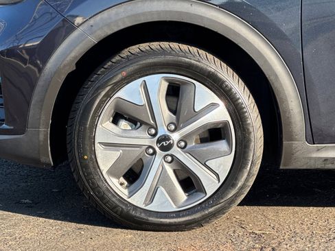 Used 2022 Kia Niro EX image 33