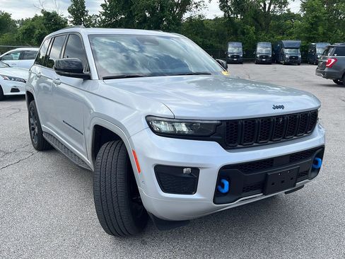 Used 2024 Jeep Grand Cherokee Limited 4xe AWD/4WD image 3