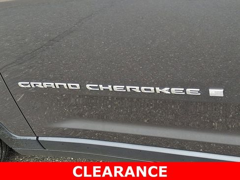 Used 2022 Jeep Grand Cherokee L Limited AWD/4WD image 30