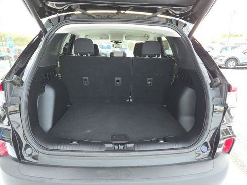 Certified 2022 Ford Escape SE w/ SE Sport Appearance Package image 11