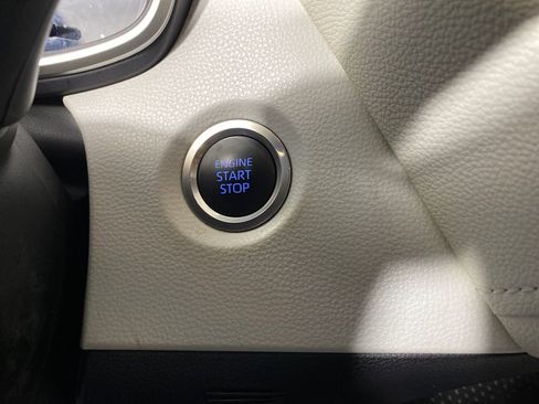 Used 2022 Toyota Corolla XSE image 19